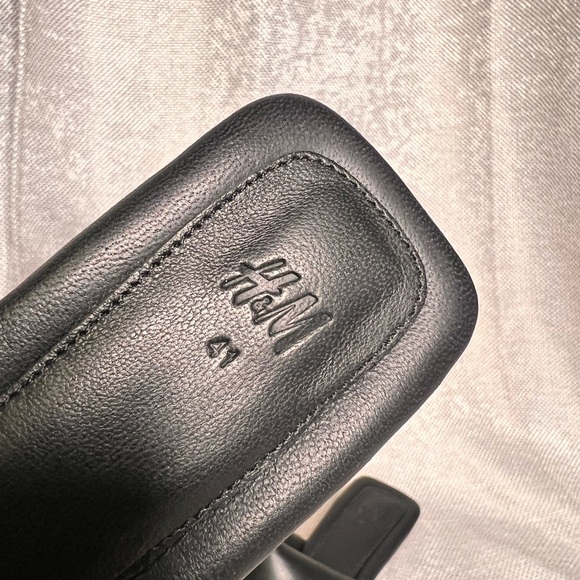 H&M Black Strappy Heeled Sandals - Picture 4 of 8